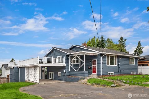 Photo of 24029 24th Avenue S, Des Moines, WA 98198 (MLS # 2542068)
