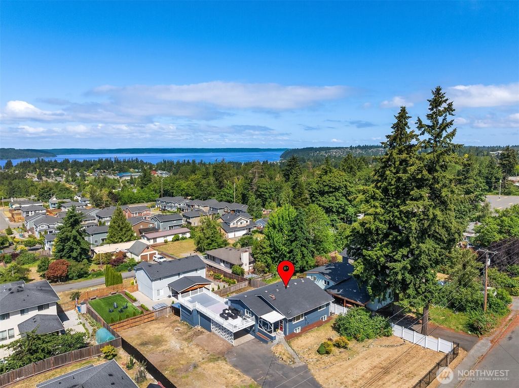 Photo of 24029 24th Avenue S, Des Moines, WA 98198 (MLS # 2542068)