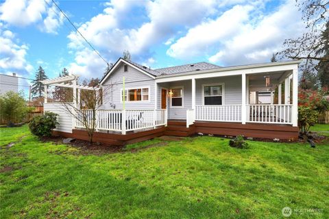 Photo of 1547 Park Avenue, Bremerton, WA 98337 (MLS # 2476137)