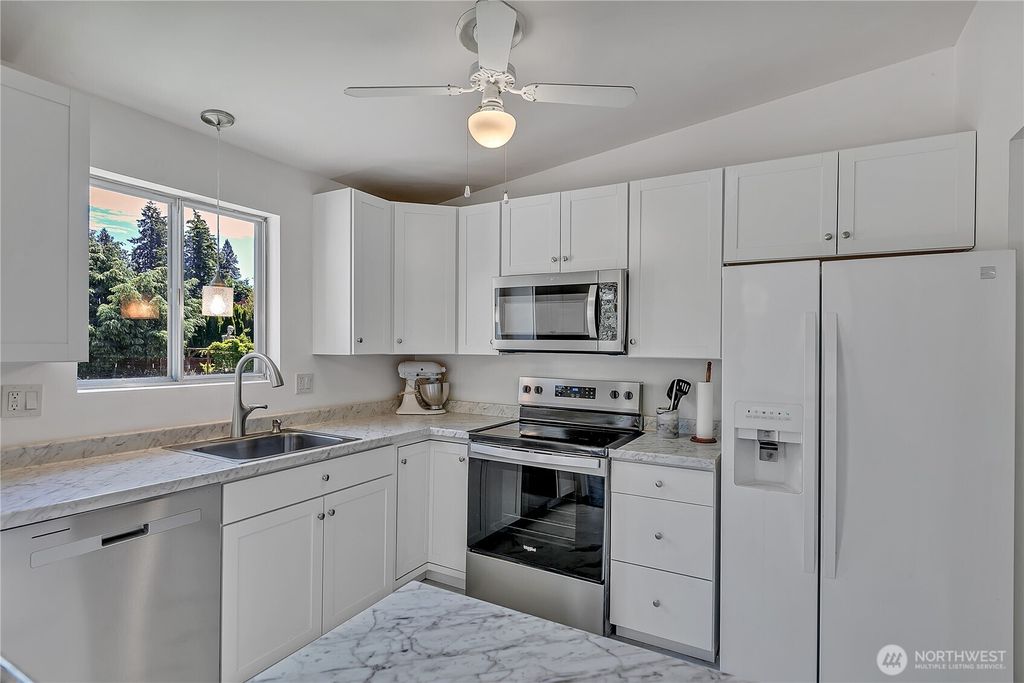 Photo of 31006 38th Avenue S, Auburn, WA 98001 (MLS # 2386490)