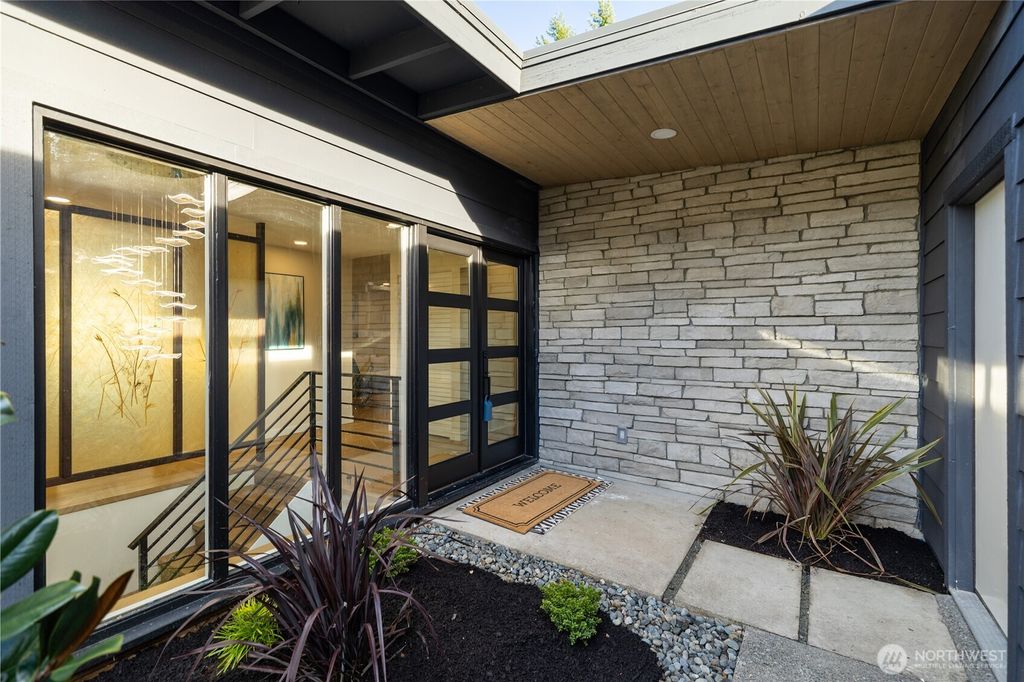 Photo of 62 165th Avenue SE, Bellevue, WA 98008 (MLS # 2482532)