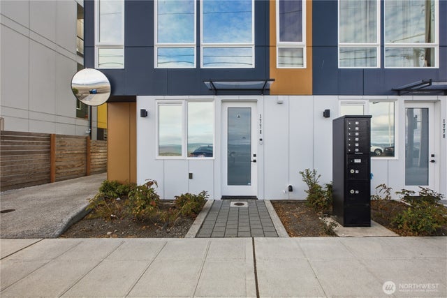 1778 Alki Avenue SW, Seattle