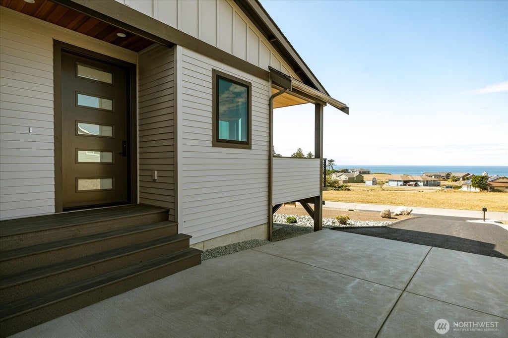 Photo of 664 Hacienda Drive, Coupeville, WA 98239 (MLS # 2579642)