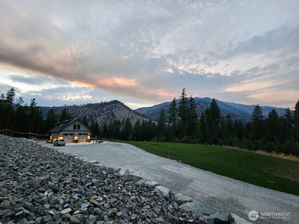 Photo of 340 Mossback Lane, Entiat, WA 98822 (MLS # 2481049)