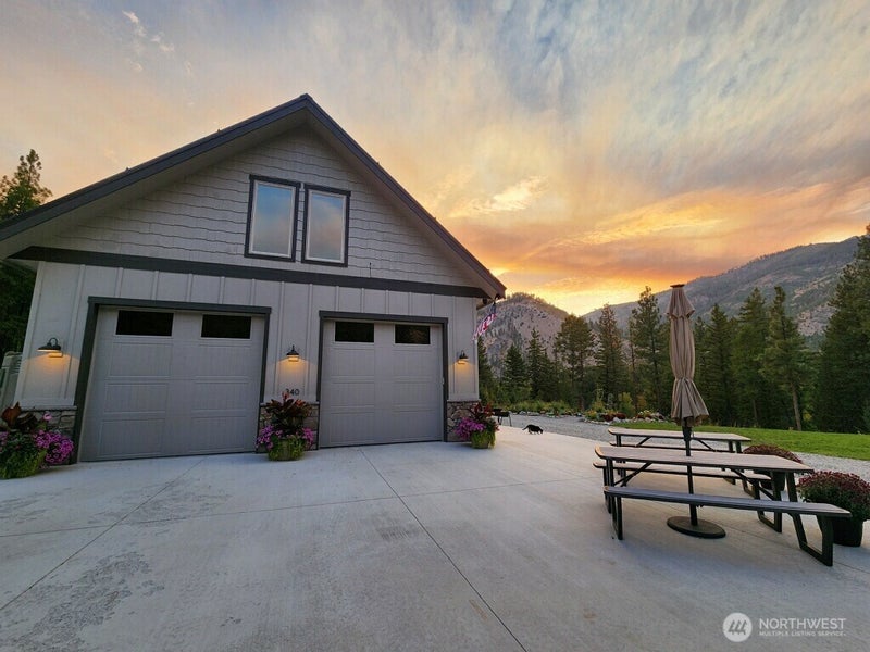340 Mossback Lane