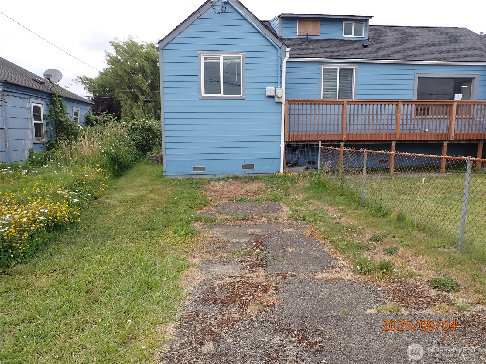 2002 Pacific Avenue