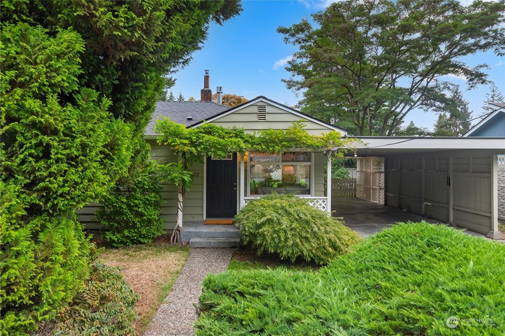 Photo of 15822 25th Avenue NE, Shoreline, WA 98155 (MLS # 2286927)