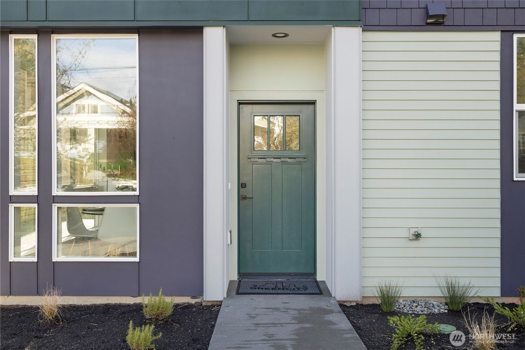Photo of 3849 Woodlawn Avenue N, Seattle, WA 98103 (MLS # 2357483)