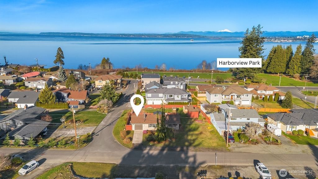 Photo of 1719 Bailey Avenue, Everett, WA 98203 (MLS # 2474733)