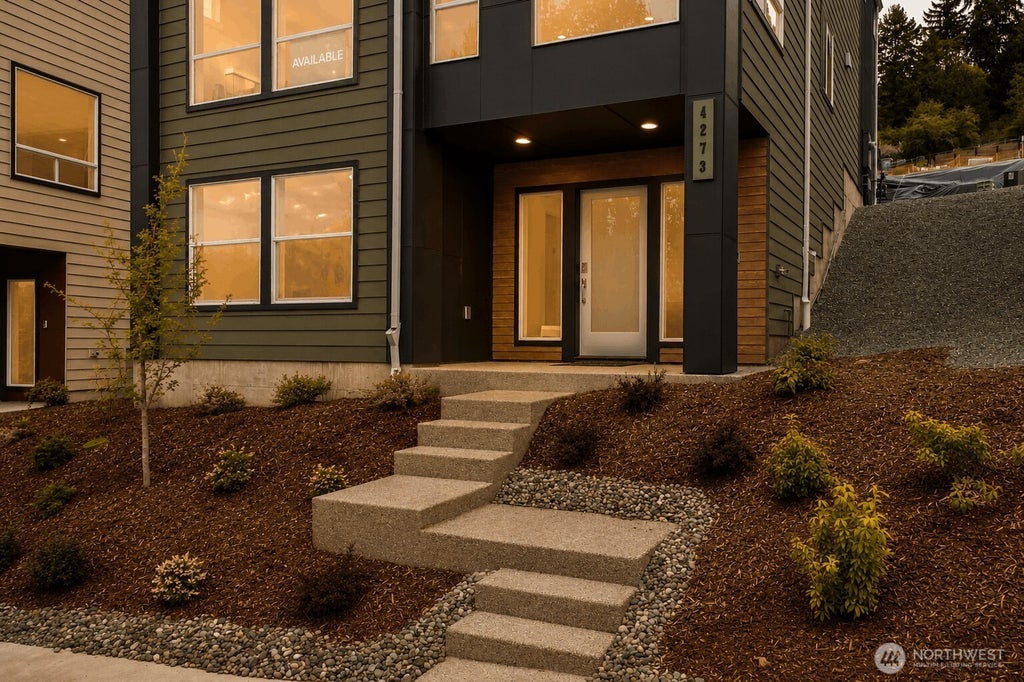 Photo of 4273 Aberdeen Way NE, Renton, WA 98056 (MLS # 2585397)