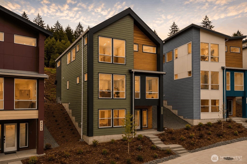 Photo of 4273 Aberdeen Way NE, Renton, WA 98056 (MLS # 2585397)