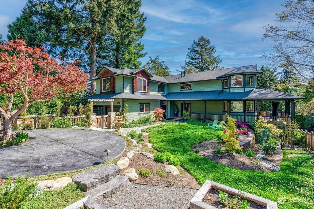 Photo of 12566 42nd Avenue NE, Seattle, WA 98125 (MLS # 2101618)