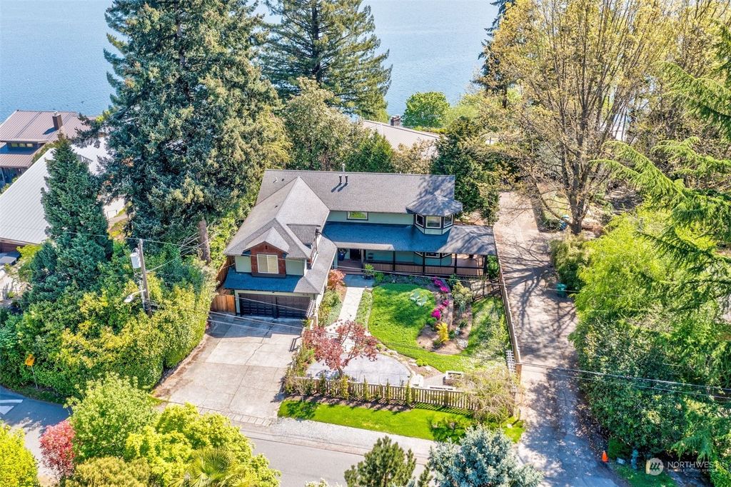 Photo of 12566 42nd Avenue NE, Seattle, WA 98125 (MLS # 2101618)