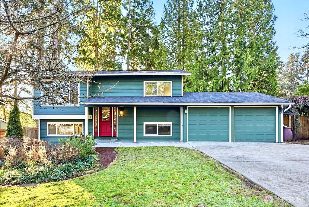 Photo of 9211 NE 136th Pl Pl, Kirkland, WA 98034 (MLS # 2479363)