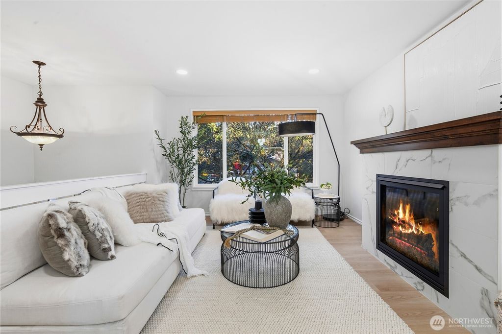 Photo of 9211 NE 136th Pl Pl, Kirkland, WA 98034 (MLS # 2479363)