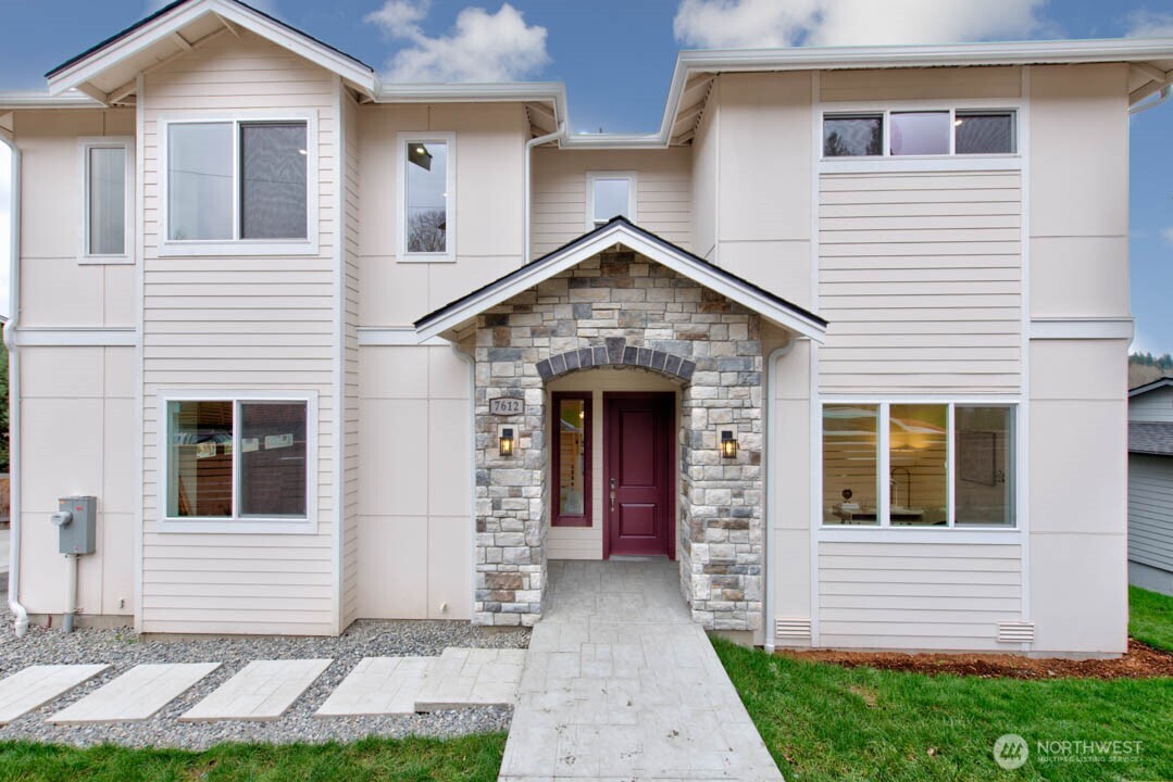 Similar Properties