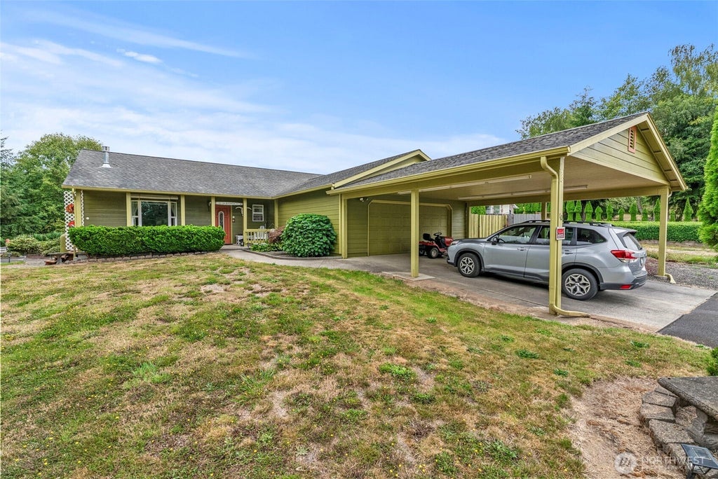 Photo of 10 Par Drive, Cathlamet, WA 98612 (MLS # 2574906)
