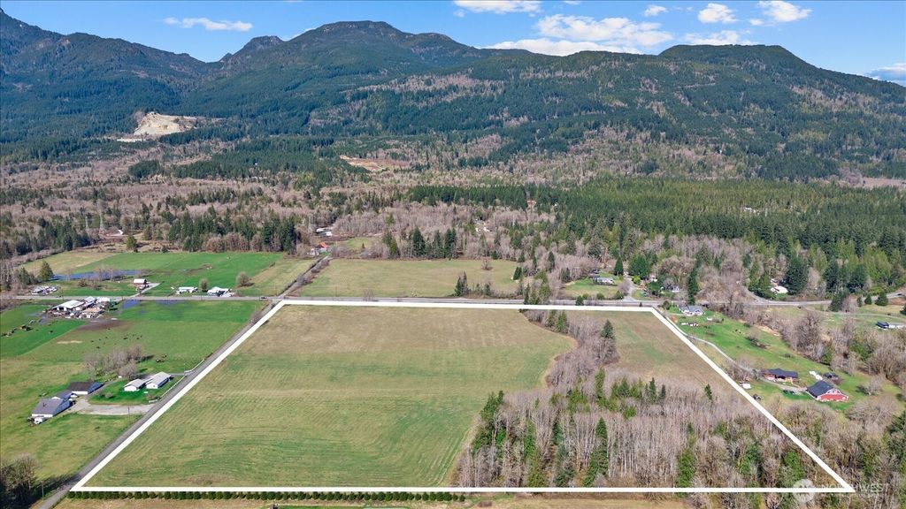 Photo of 0 Unknown, Darrington, WA 98241 (MLS # 2500396)