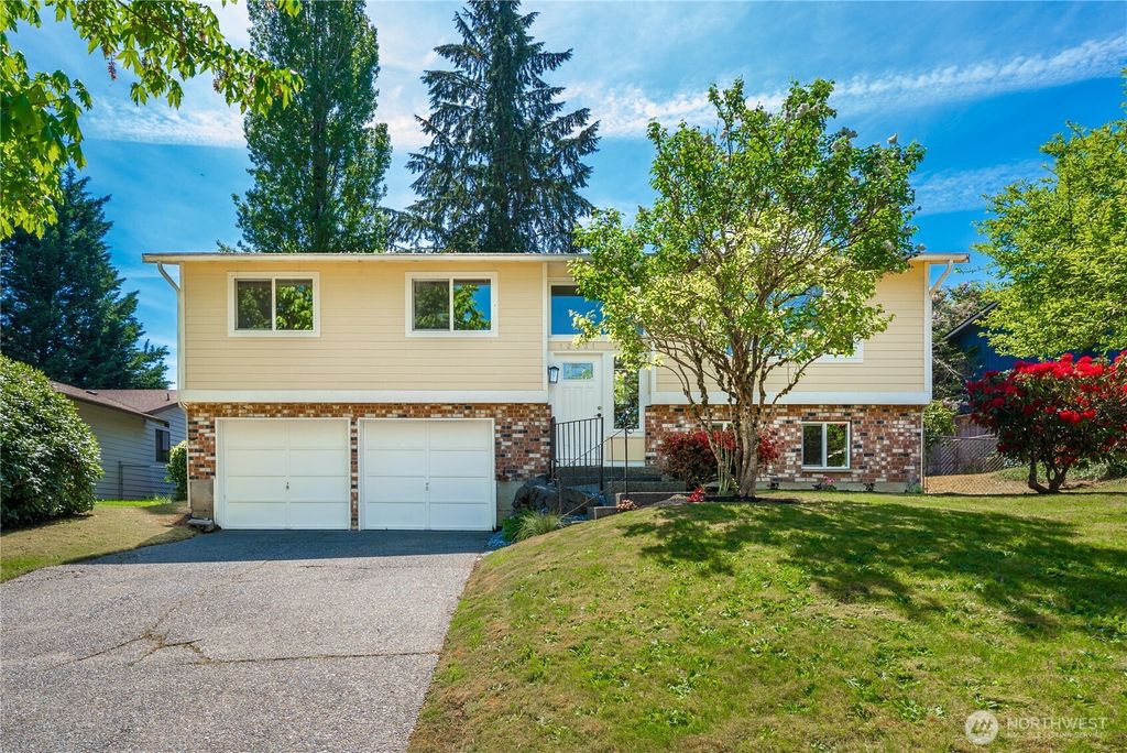 Photo of 12931 SE 245th Street, Kent, WA 98030 (MLS # 2519306)