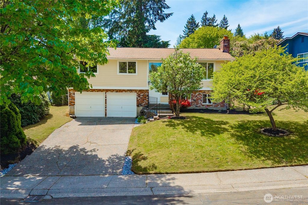 Photo of 12931 SE 245th Street, Kent, WA 98030 (MLS # 2519306)
