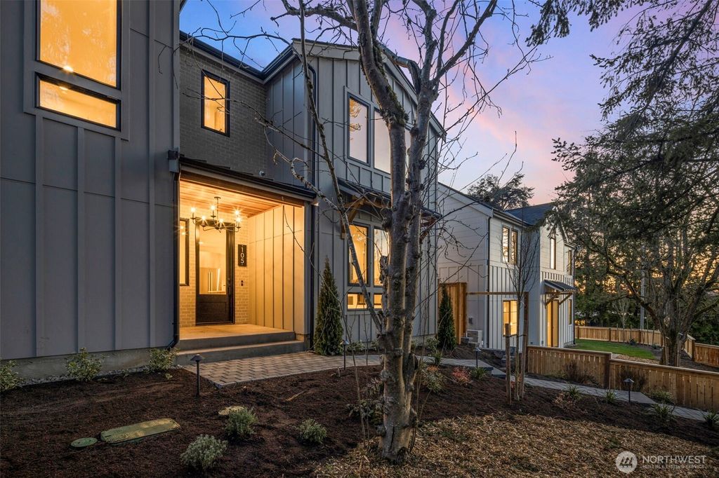 Photo of 105 19th Avenue, Kirkland, WA 98033 (MLS # 2486456)