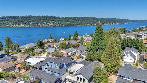 Photo of 1015 N 35th Street, Renton, WA 98056 (MLS # 2424461)