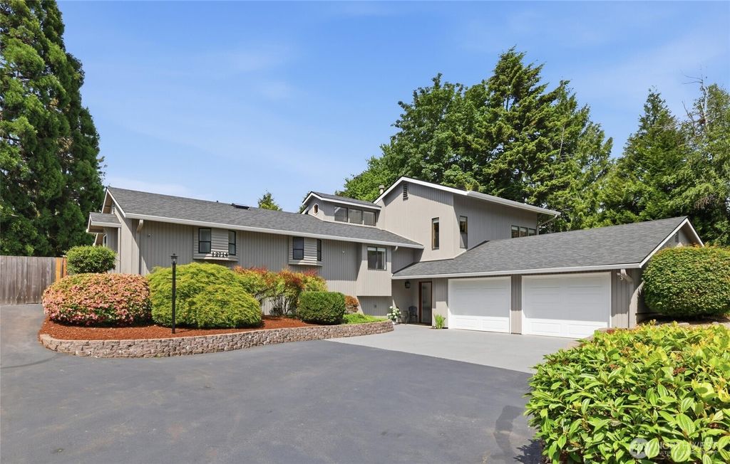 Photo of 12714 SE 258th Street, Kent, WA 98030 (MLS # 2534209)