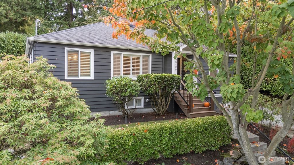 Photo of 2709 NE 90th Street, Seattle, WA 98115 (MLS # 2447294)