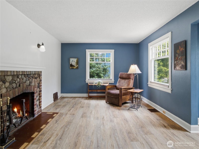 2807 18th Avenue SE