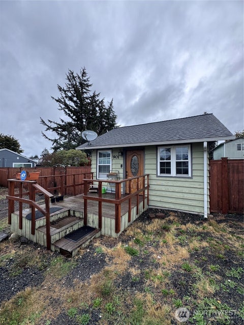Photo of 901 113th Street S, Tacoma, WA 98444 (MLS # 2588478)