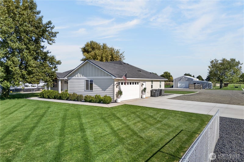 2467 Hanson Loop