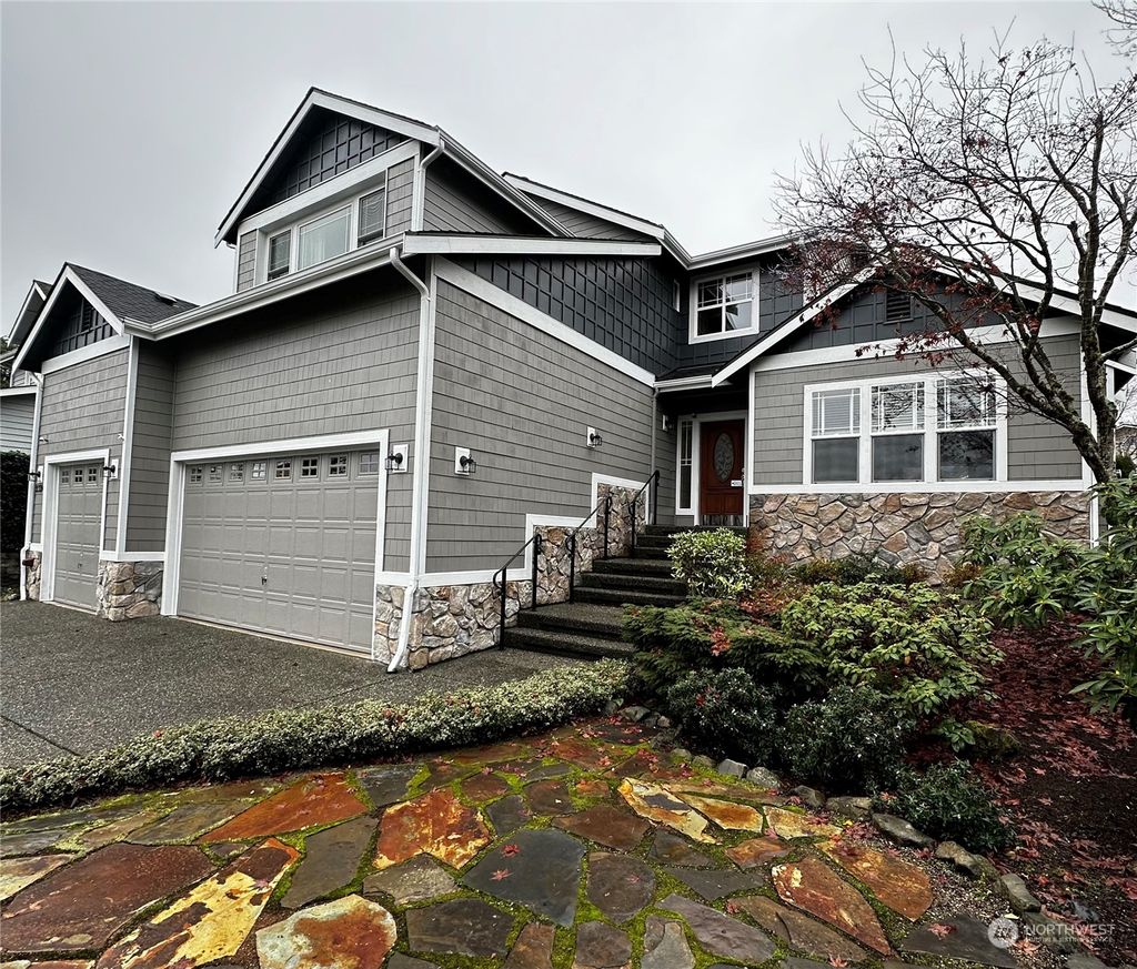 Photo of 2324 Bayview Place, Everett, WA 98203 (MLS # 2185797)