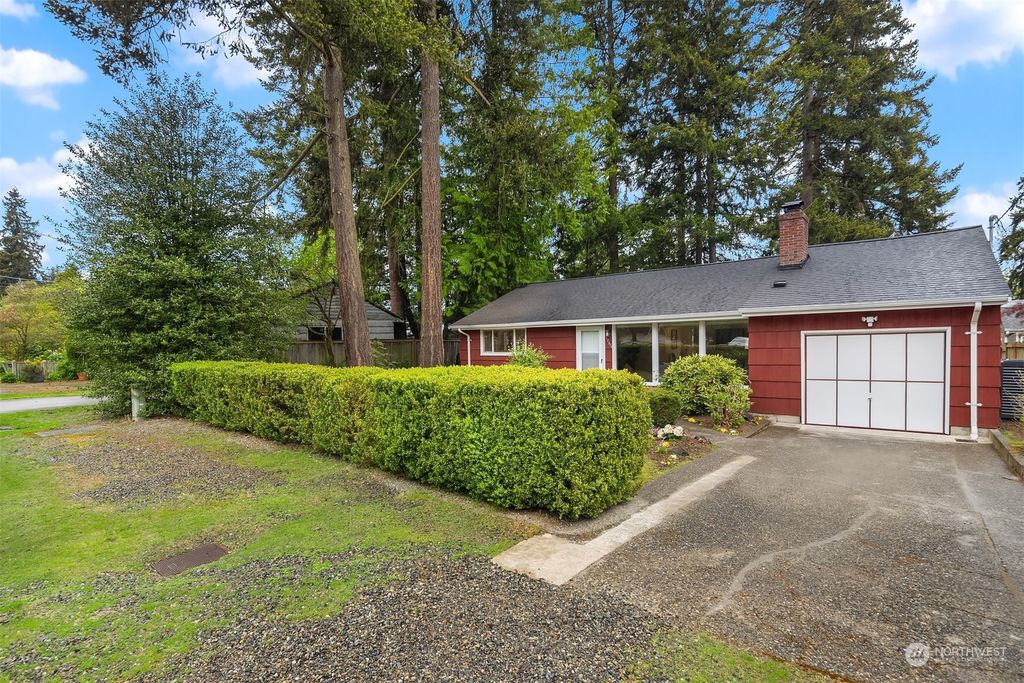 Photo of 12320 8th Avenue NE, Seattle, WA 98125 (MLS # 2227778)