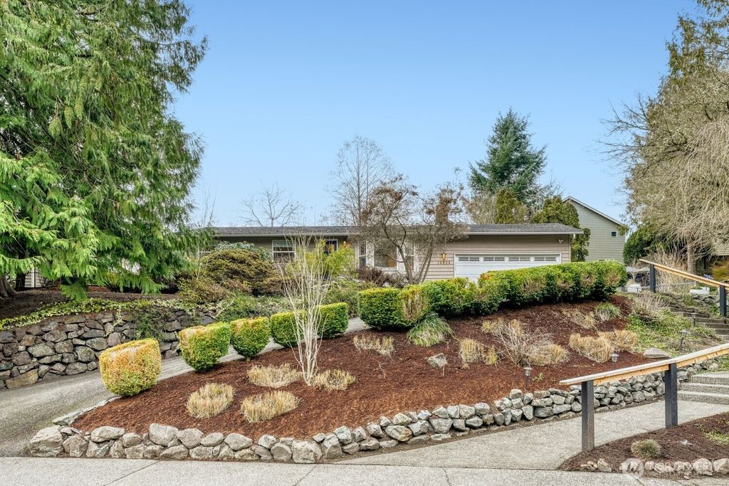 Photo of 16928 17th Avenue SE, Bothell, WA 98012 (MLS # 2472715)