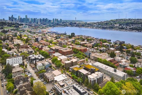 Photo of 2366 Franklin Avenue E #B, Seattle, WA 98102 (MLS # 2510947)