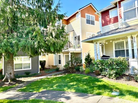 Photo of 515 225th Place NE #33, Sammamish, WA 98074 (MLS # 2517031)