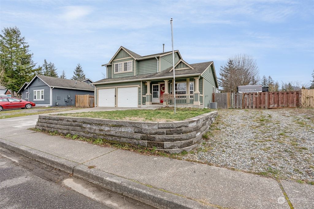 Photo of 204 19th Street, Gold Bar, WA 98251 (MLS # 2039331)