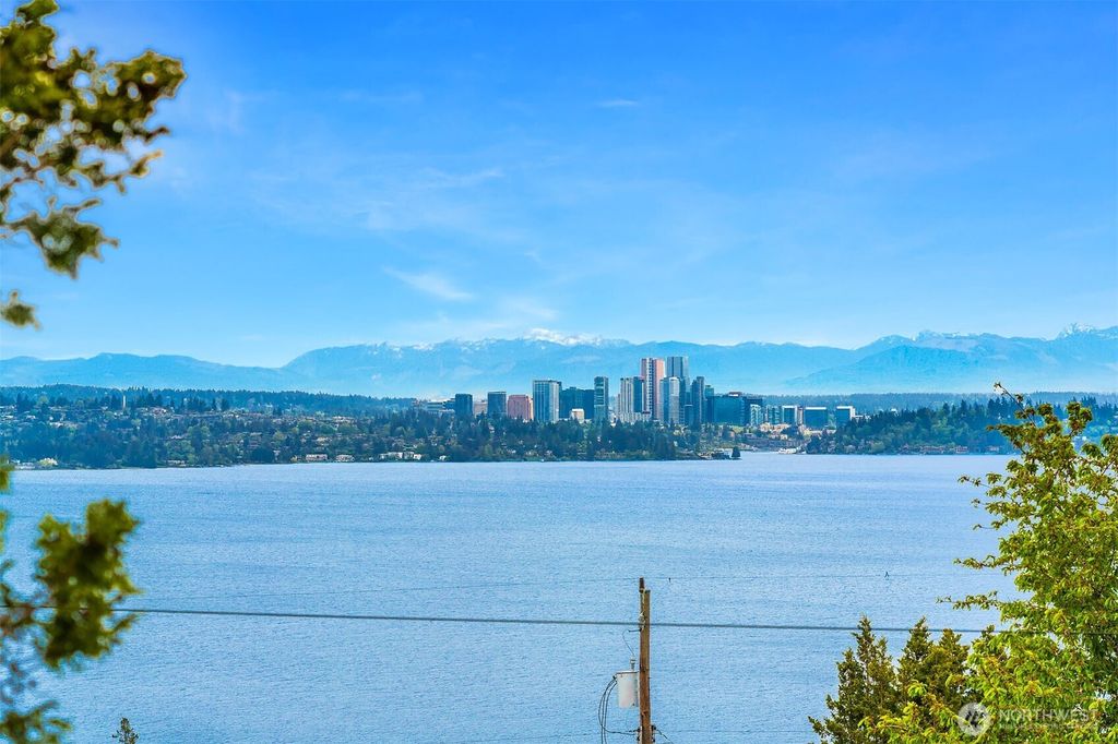 Photo of 915 30th Avenue S, Seattle, WA 98144 (MLS # 2524761)