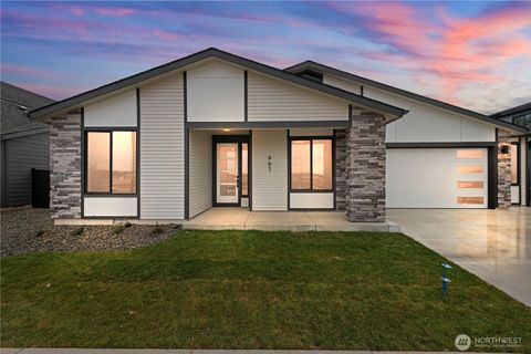 Photo of 728 Blaine Street, Steilacoom, WA 98388 (MLS # 2436922)