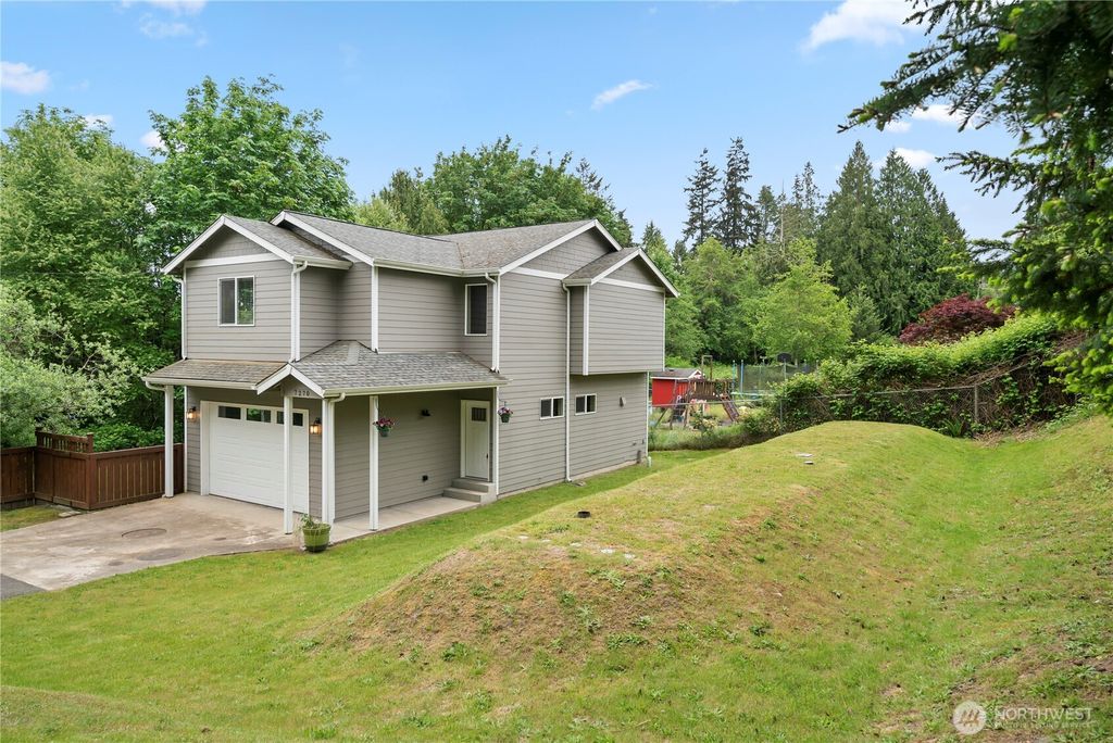 Photo of 7270 E Grandview Street, Port Orchard, WA 98366 (MLS # 2522556)
