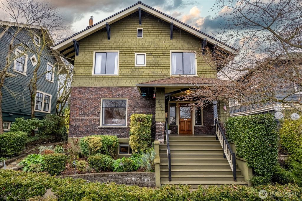 Photo of 2343 Federal Avenue E, Seattle, WA 98102 (MLS # 2488166)