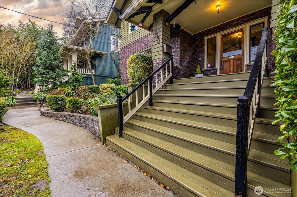 Photo of 2343 Federal Avenue E, Seattle, WA 98102 (MLS # 2488166)