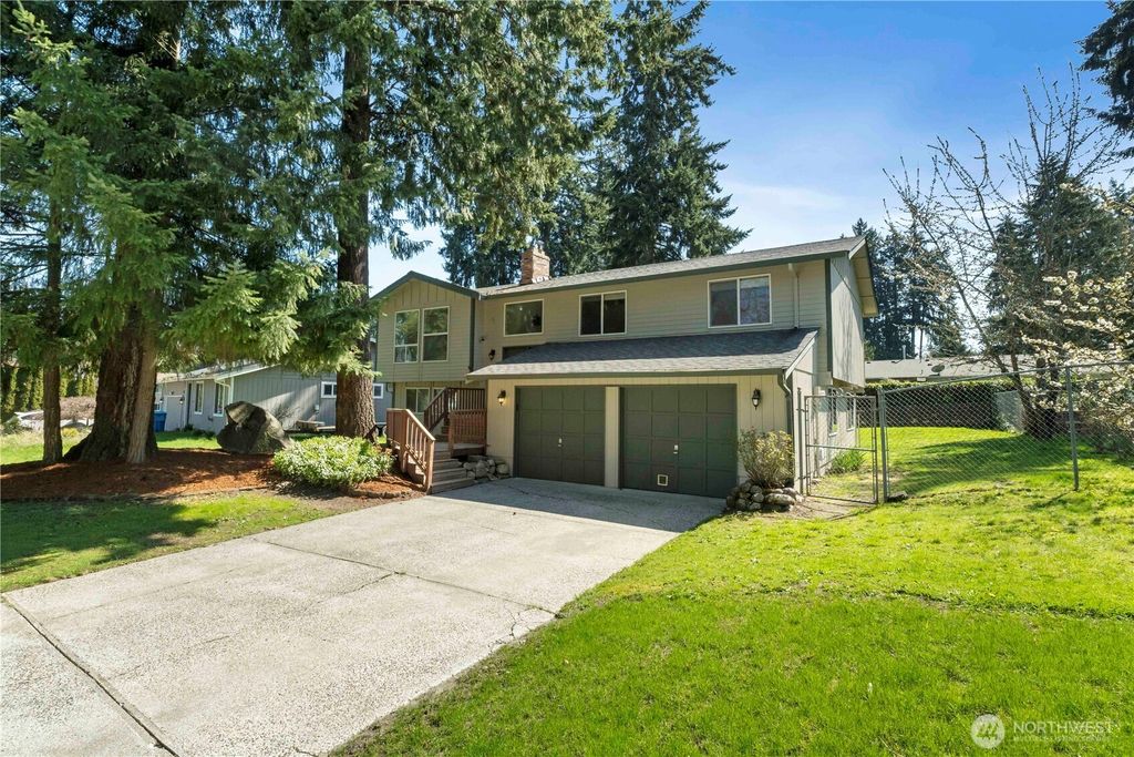 Photo of 2210 27th Avenue SE, Puyallup, WA 98374 (MLS # 2503335)
