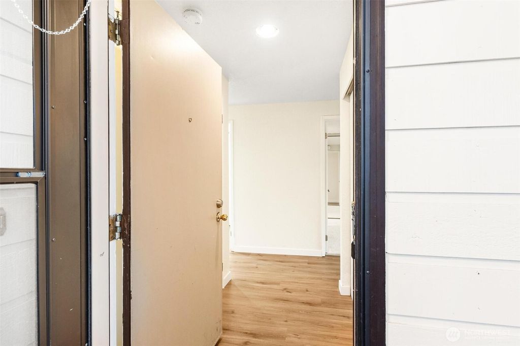 Photo of 1315 S Puget Drive #F-12, Renton, WA 98055 (MLS # 2501331)