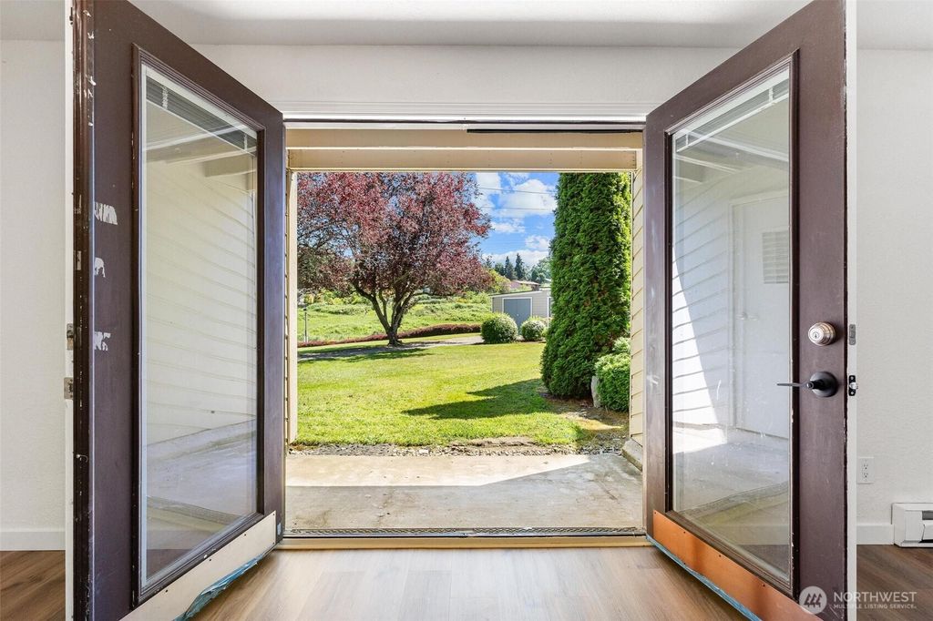 Photo of 1315 S Puget Drive #F-12, Renton, WA 98055 (MLS # 2501331)