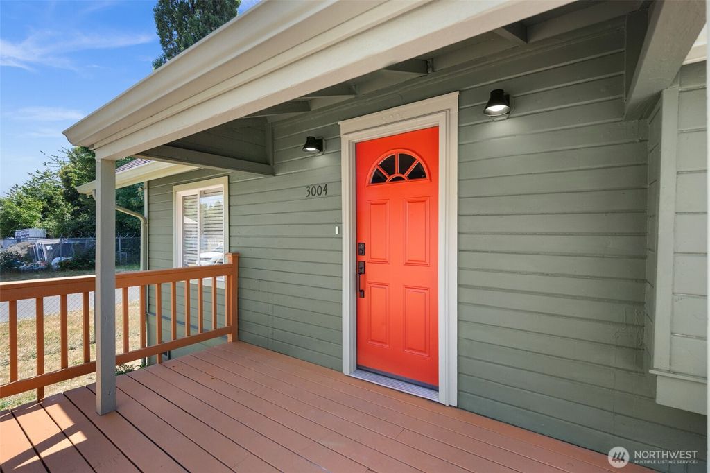 Photo of 3004 S Warner Street, Tacoma, WA 98409 (MLS # 2551700)