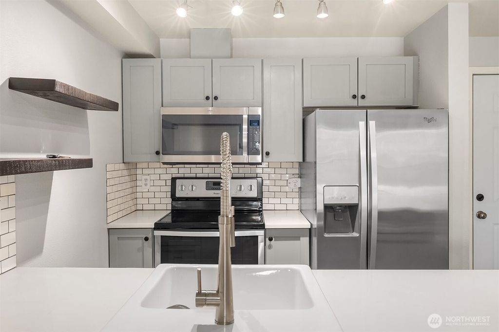 Photo of 1818 18th Avenue #204, Seattle, WA 98122 (MLS # 2522499)