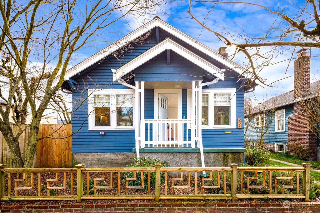 Photo of 909 NE 55th Street, Seattle, WA 98105 (MLS # 2201406)