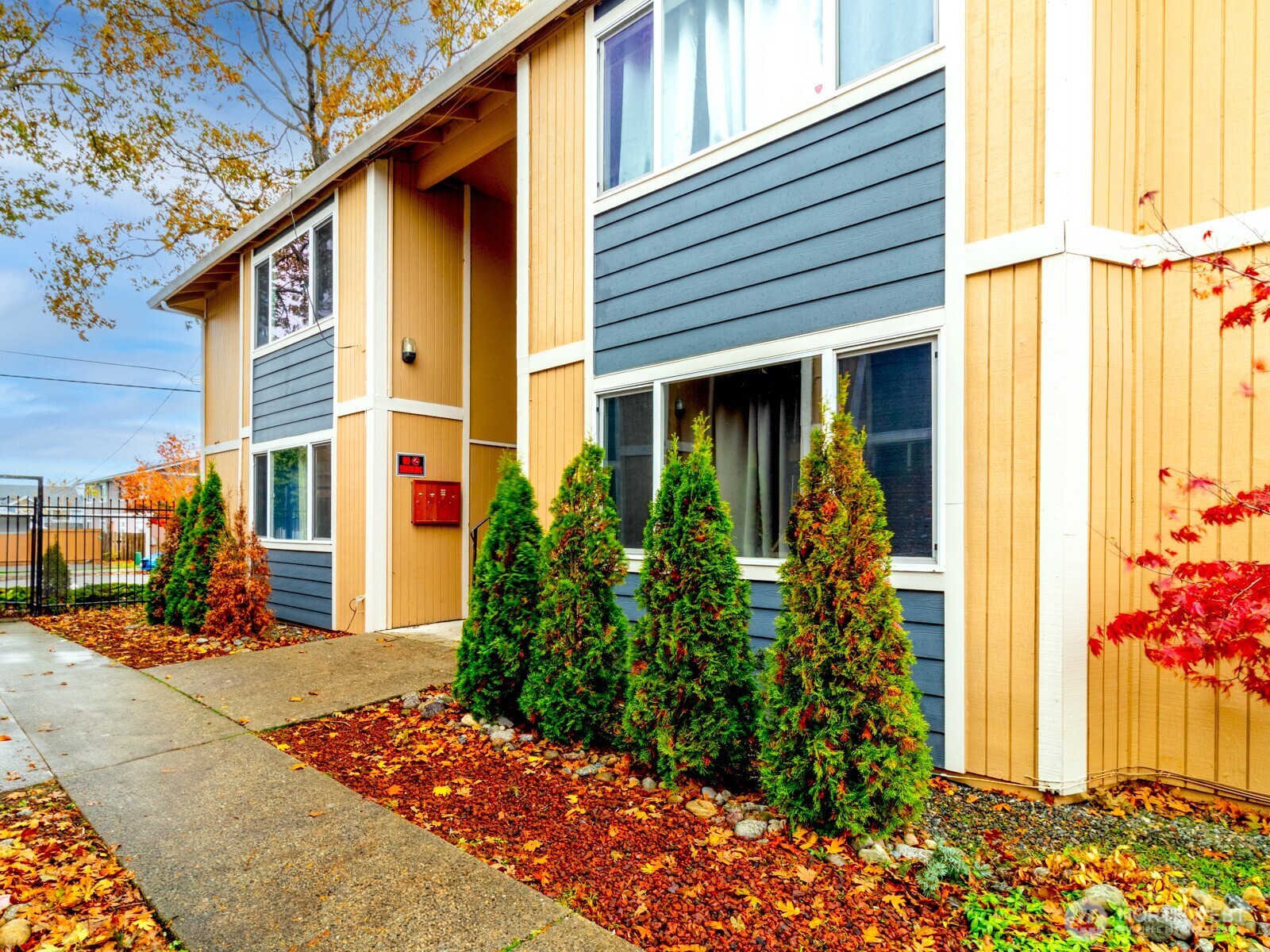 4027 S Warner Street