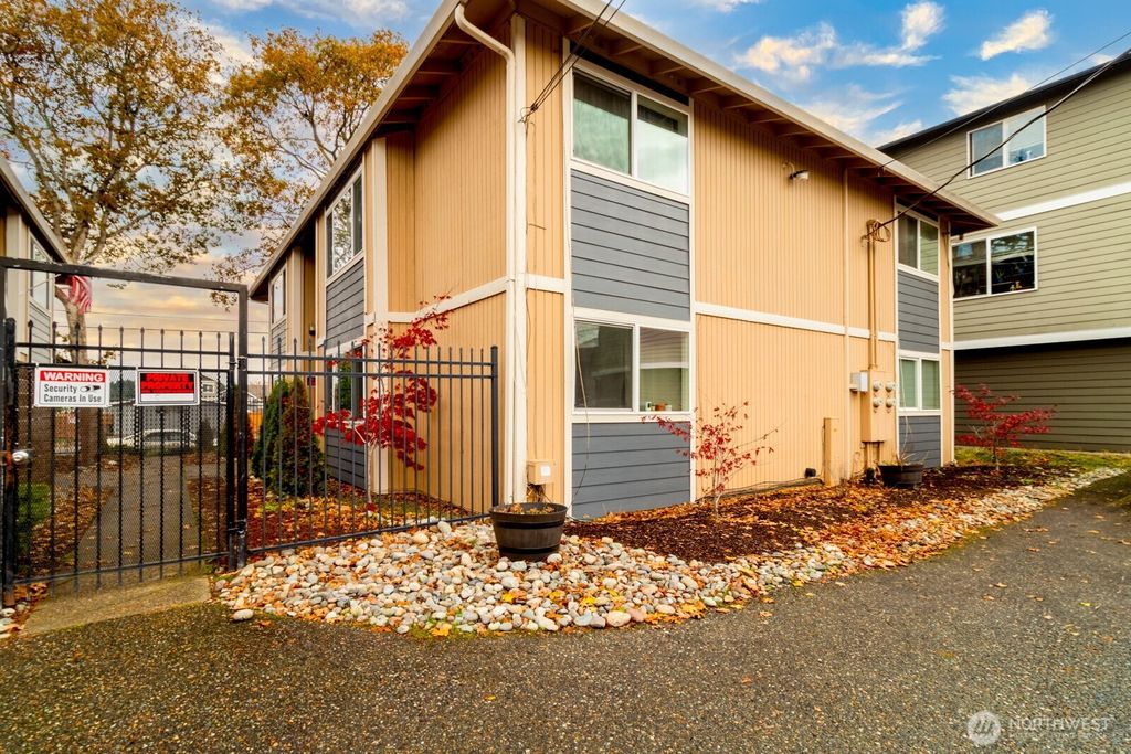 Photo of 4027 S Warner Street, Tacoma, WA 98409 (MLS # 2452437)